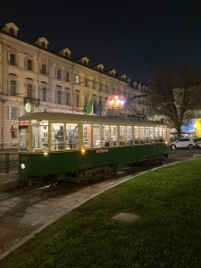 In tram sotto le Luci d'Artista
