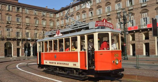 Tram 502 in piazza Castello