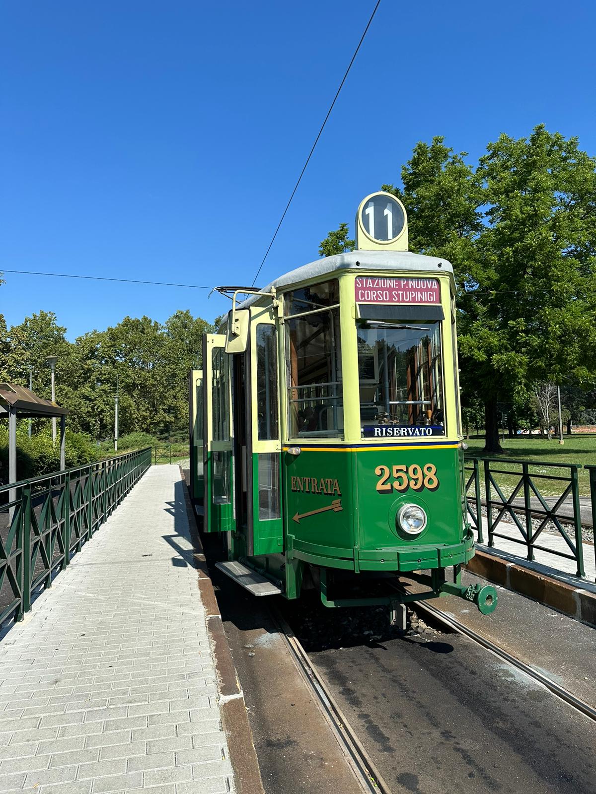 Tram 2598