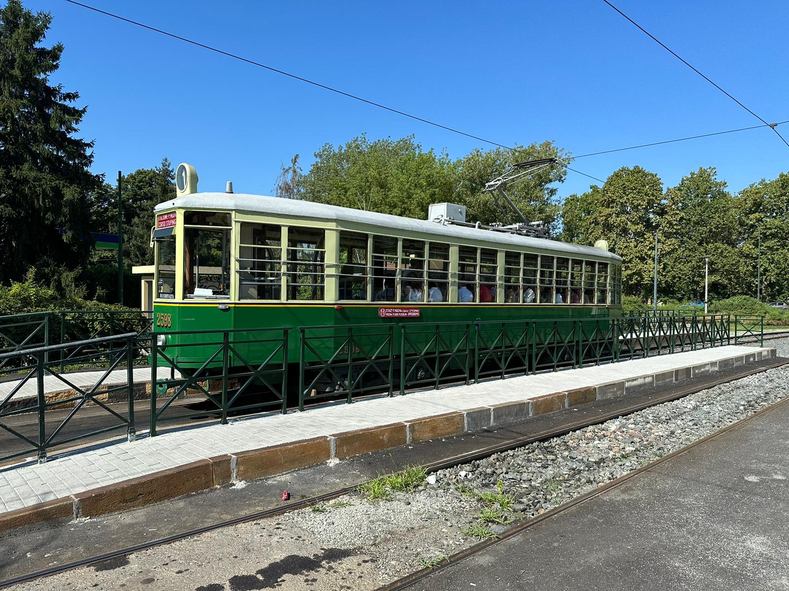Tram 2598