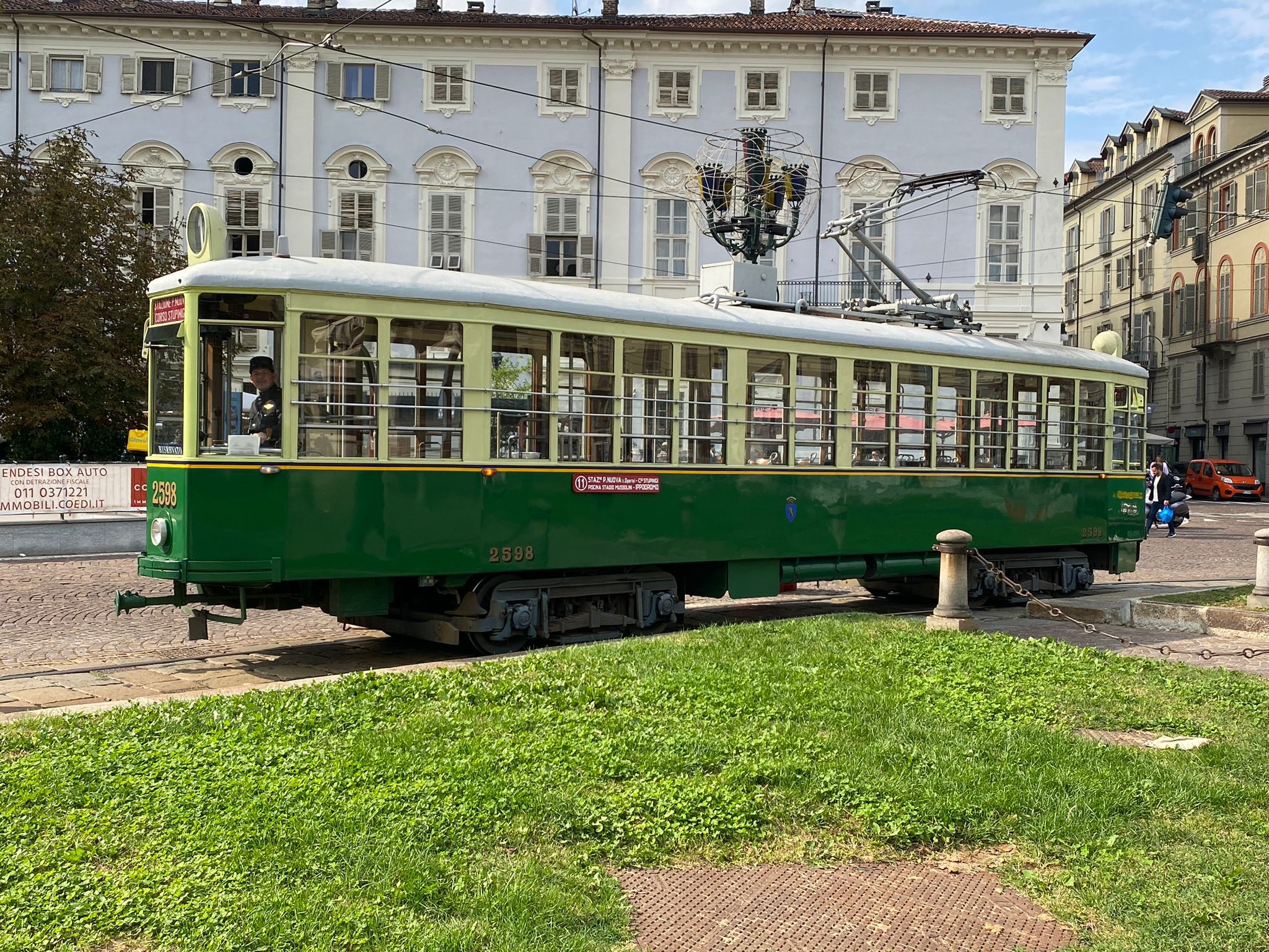 Tram 2598