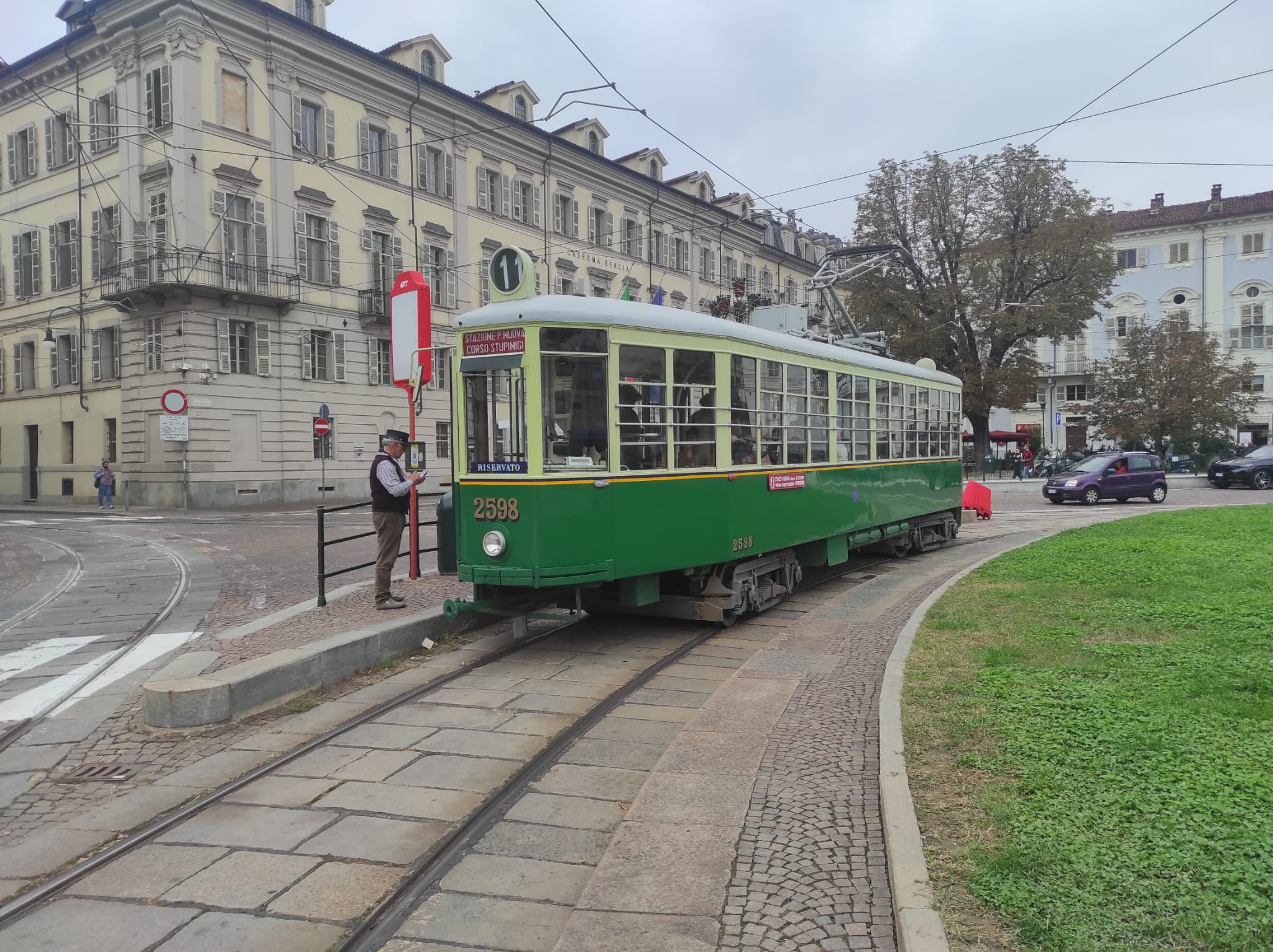 Tram 2598