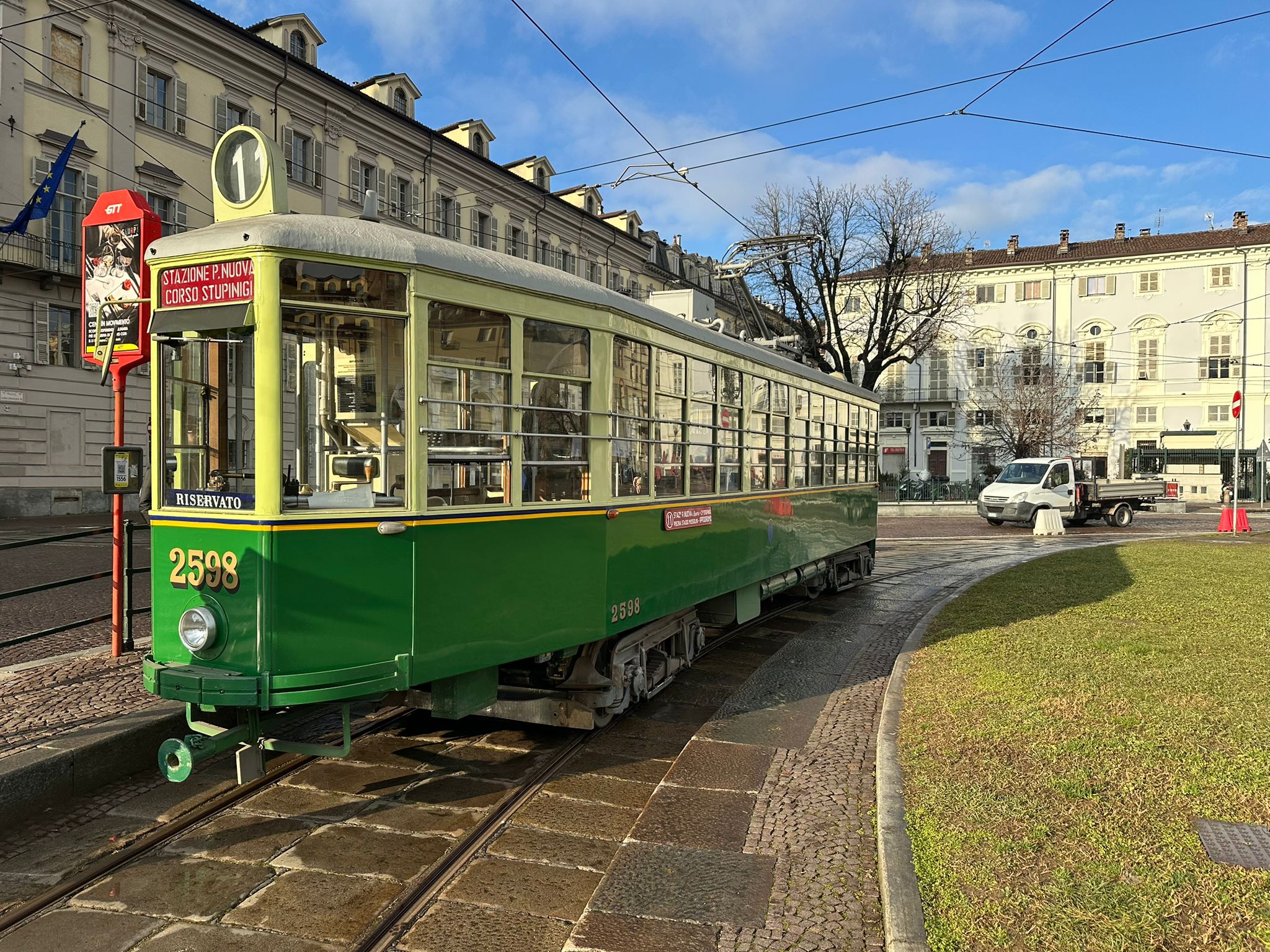 Tram 2598
