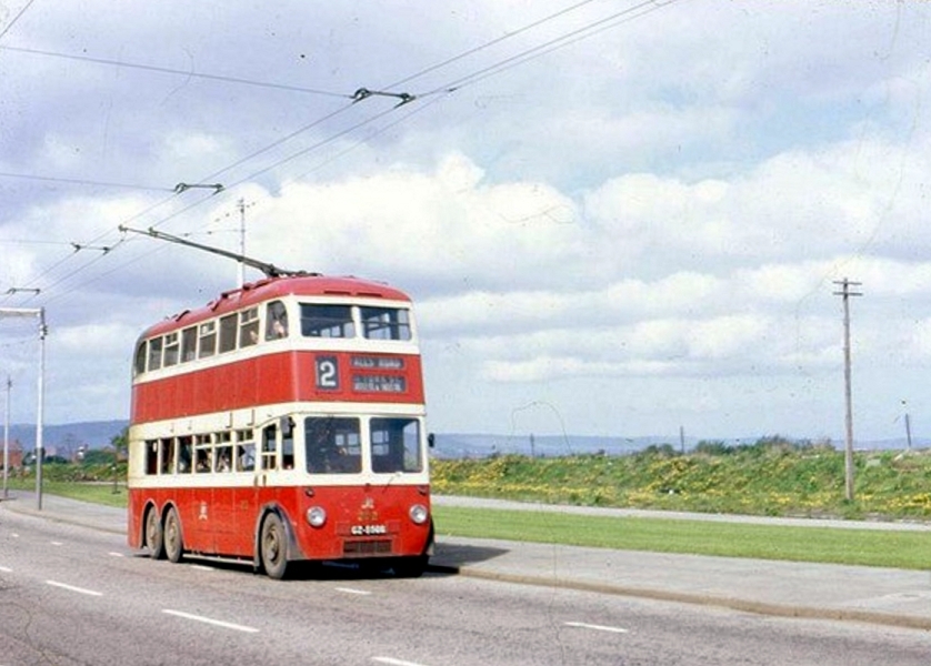 Old_Trolley_Bus_-_geograph.org.uk_-_351325