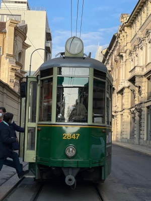 Nei luoghi di Torino militare in tram storico