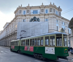 In tram storico attraverso la Torino militare